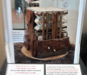 جاروبرقی اولیه